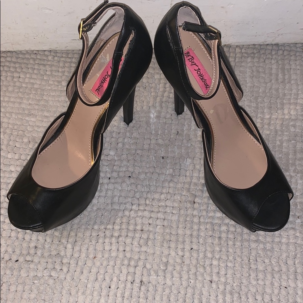 Betsey Johnson Heels 👠